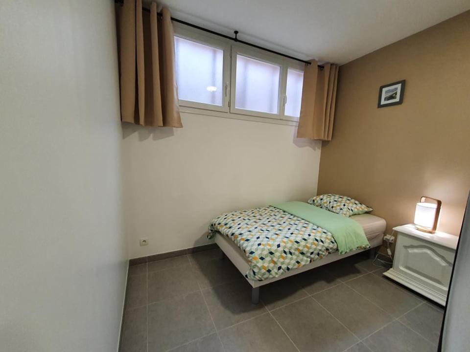 Grand Studio Gravelines Centre , 5 Mn Du Cnpe Et De La Plage, Absence De Chambre Privative Exterior photo